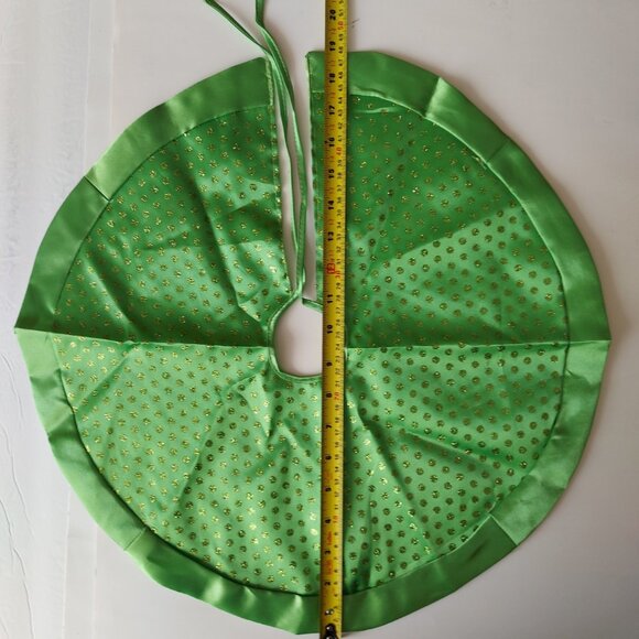Mini Christmas Tree Skirt - Picture 4 of 5